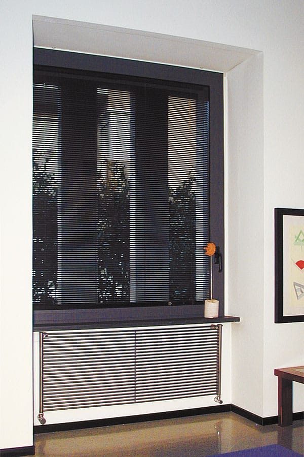 brem-tubesdesign-form-radiateur-design-acier-salle-de-bain image 2